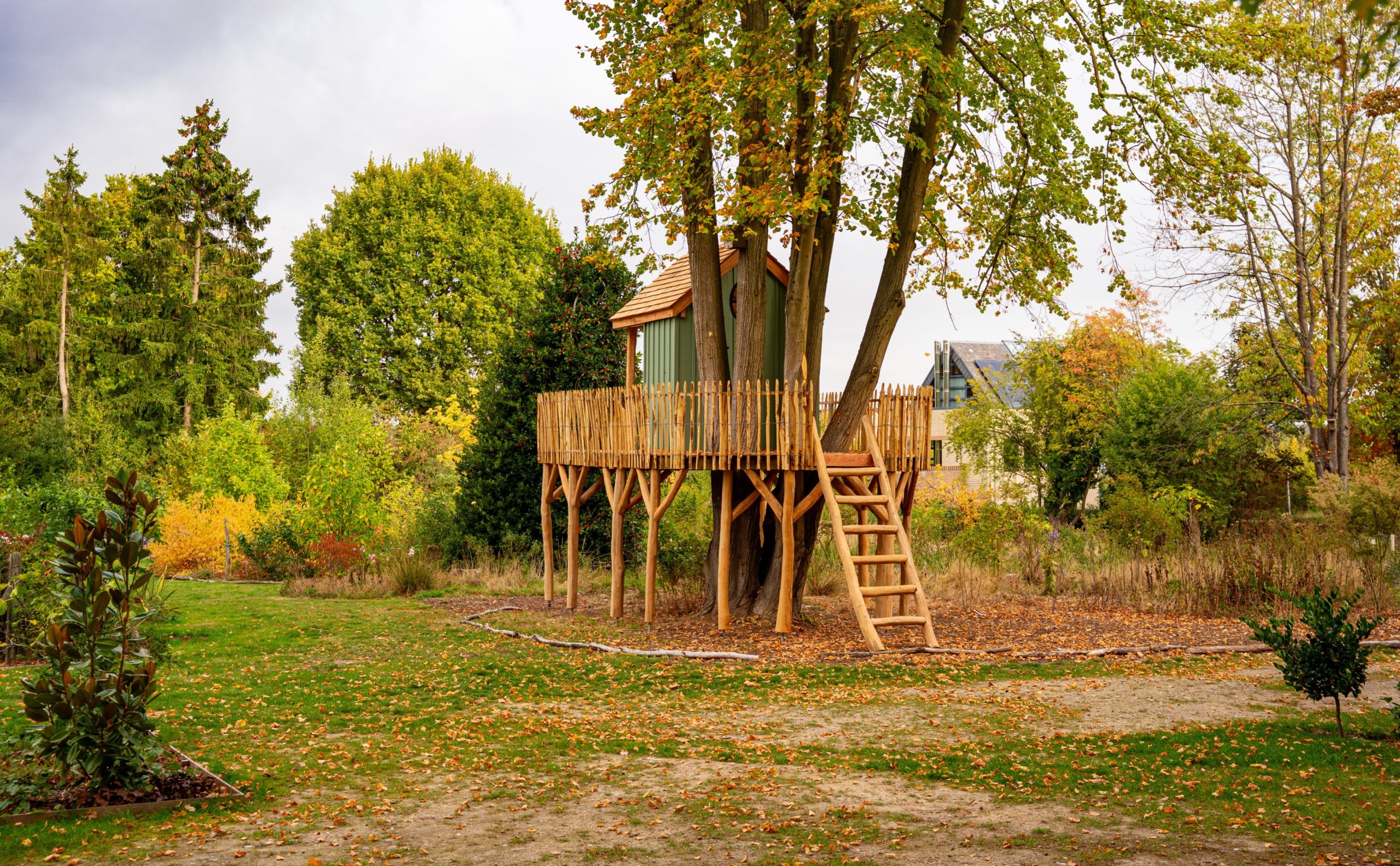 Cabane sur mesure en bois potager
